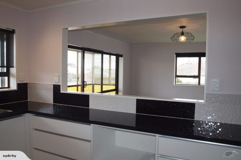 Photo of property in 1/481 Saint Aubyn Street, Moturoa, New Plymouth, 4310