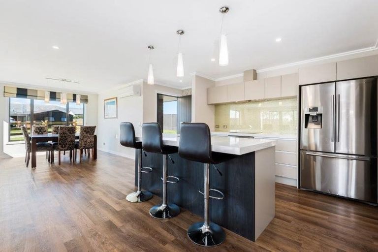 Photo of property in 16 Alice Burn Drive, Luggate, Cromwell, 9383