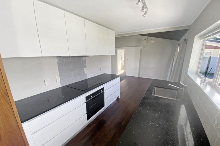 Photo of property in 86 Benmore Avenue, Cloverlea, Palmerston North, 4412