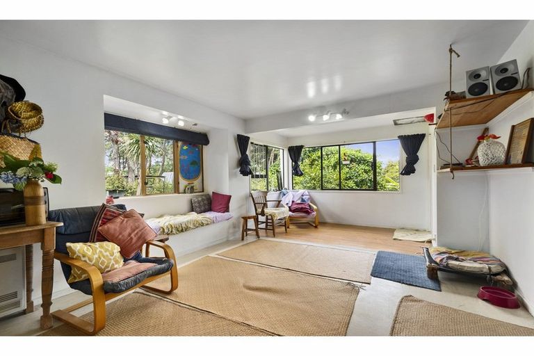 Photo of property in 131 Colwill Road, Massey, Auckland, 0614