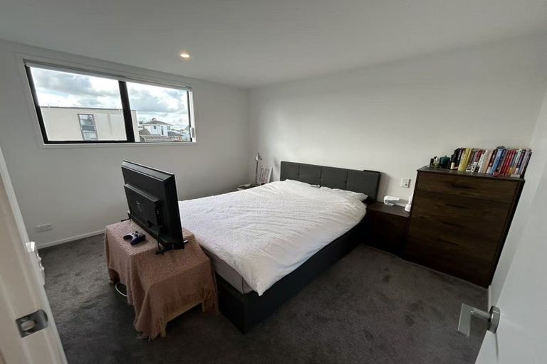 Photo of property in 5/21 Karamu Street, Te Atatu Peninsula, Auckland, 0610