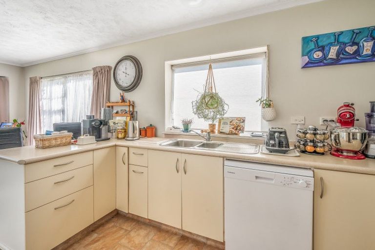 Photo of property in 117 Auckland Road, Greenmeadows, Napier, 4112