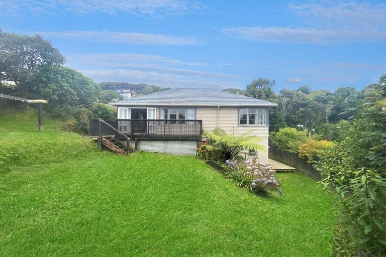 Photo of property in 3 Montgomery Avenue, Karori, Wellington, 6012
