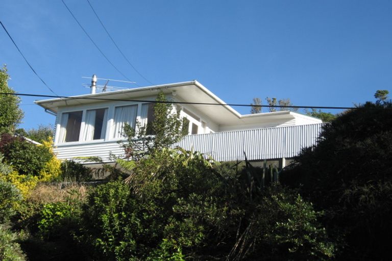 Photo of property in 13 Salford Street, Newlands, Wellington, 6037