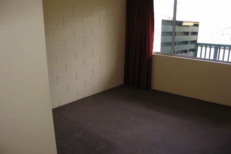 Photo of property in 2/219 Grant Road, Thorndon, Wellington, 6011