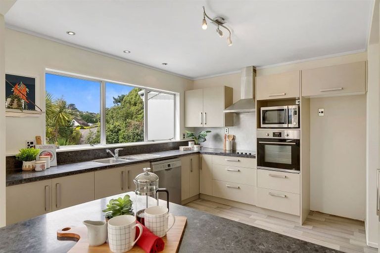 Photo of property in 34 Oak Avenue, Paremata, Porirua, 5024