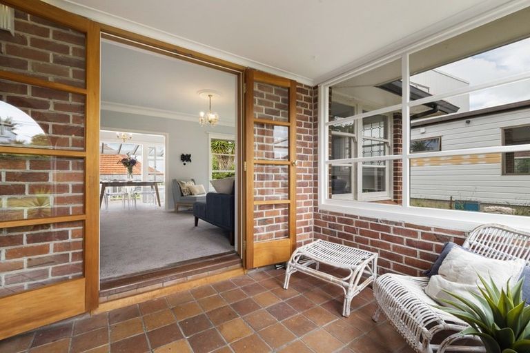 Photo of property in 31 Norwood Road, Bayswater, Auckland, 0622