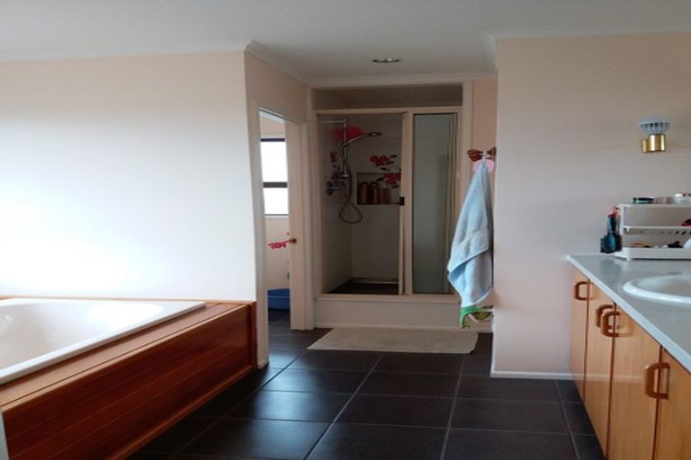 Photo of property in 19 St Simon Place, Botany Downs, Auckland, 2010