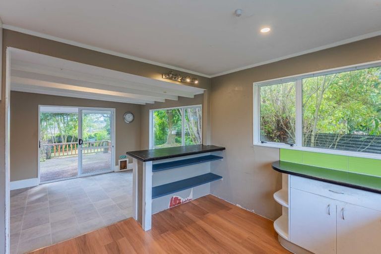 Photo of property in 27 Ruru Street, Waikanae, 5036
