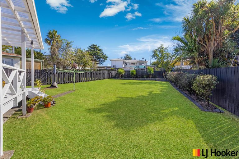 Photo of property in 17 Valencia Place, Manurewa, Auckland, 2102