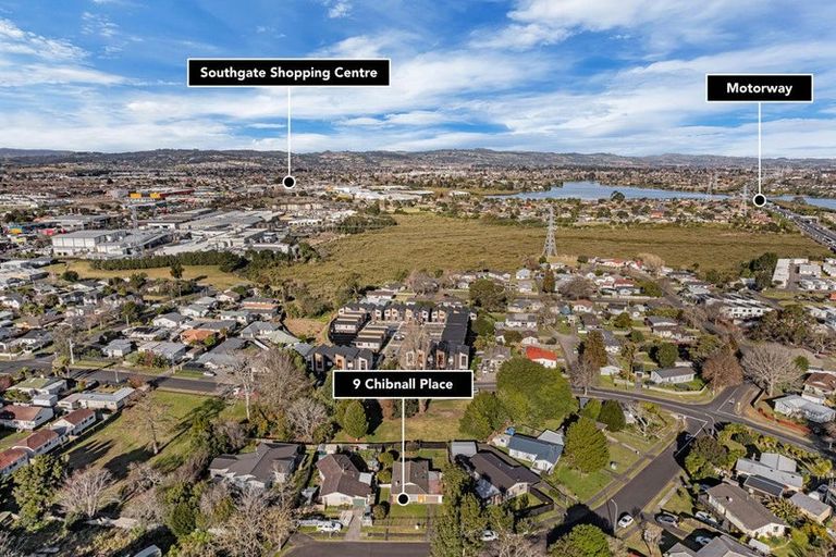 Photo of property in 9 Chibnall Place, Conifer Grove, Takanini, 2112