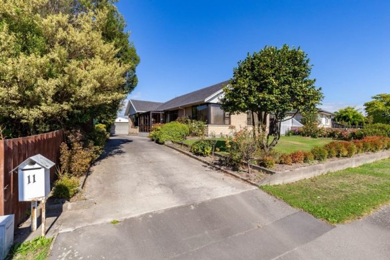 Photo of property in 11 Oriana Crescent, Hornby, Christchurch, 8042