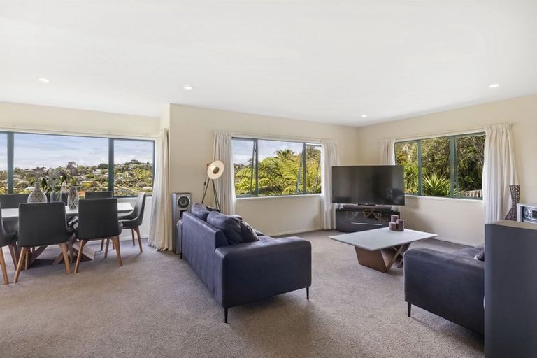 Photo of property in 2/60 Arran Road, Browns Bay, Auckland, 0630