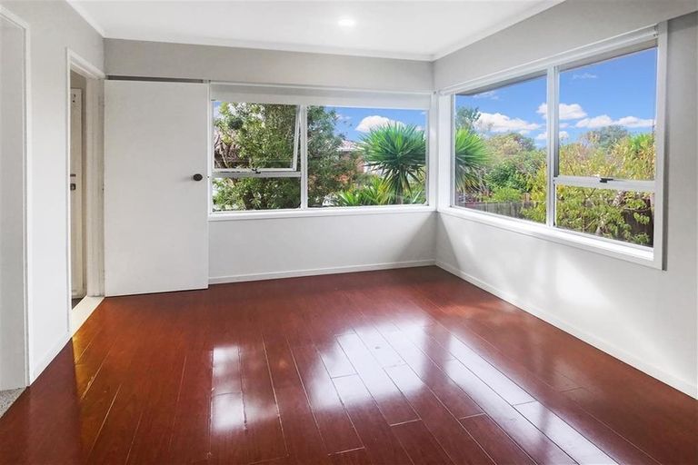 Photo of property in 54 Meadway, Sunnyhills, Auckland, 2010