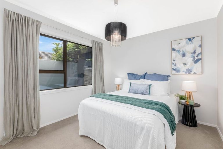 Photo of property in 55 Kahu Road, Paremata, Porirua, 5024