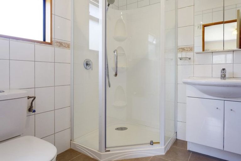 Photo of property in 8 Astelia Way, Waipahihi, Taupo, 3330