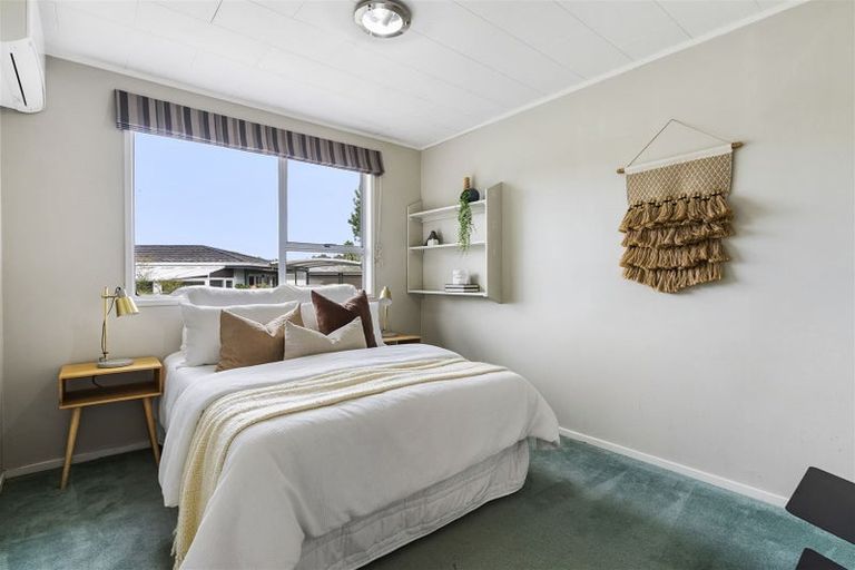 Photo of property in 13 Cunliffe Place, Glenfield, Auckland, 0629