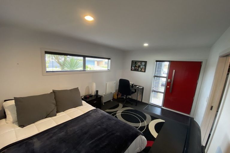 Photo of property in 6 Chestnut Close, Kelvin Grove, Palmerston North, 4414