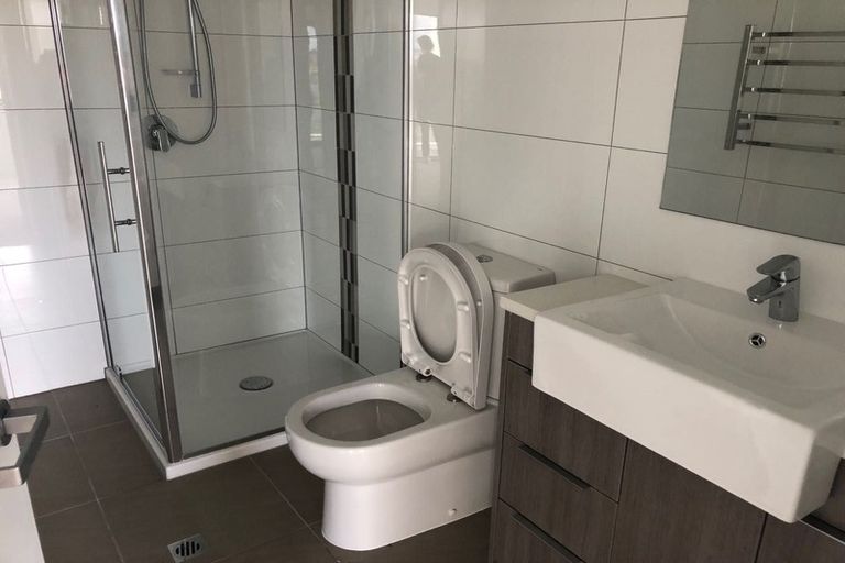 Photo of property in Apollo Apartments, 201/46 Rosedale Road, Rosedale, Auckland, 0632