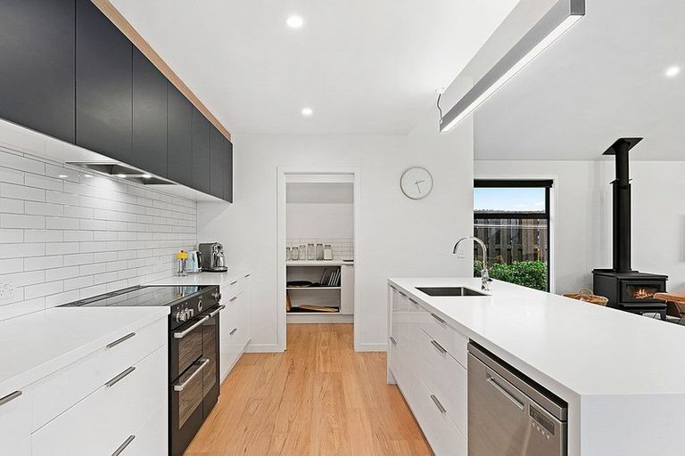 Photo of property in 10 Sawdon Street, Wanaka, 9305