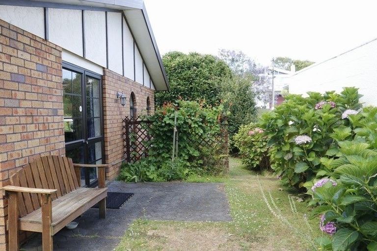 Photo of property in 28 Parkes Avenue, Saint Johns Hill, Whanganui, 4501
