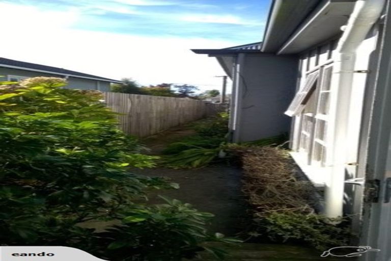 Photo of property in 19 Woodville Street, Edgeware, Christchurch, 8013