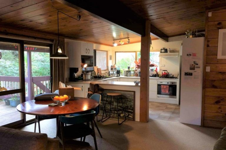 Photo of property in 18 Kawaka Street, Titirangi, Auckland, 0604