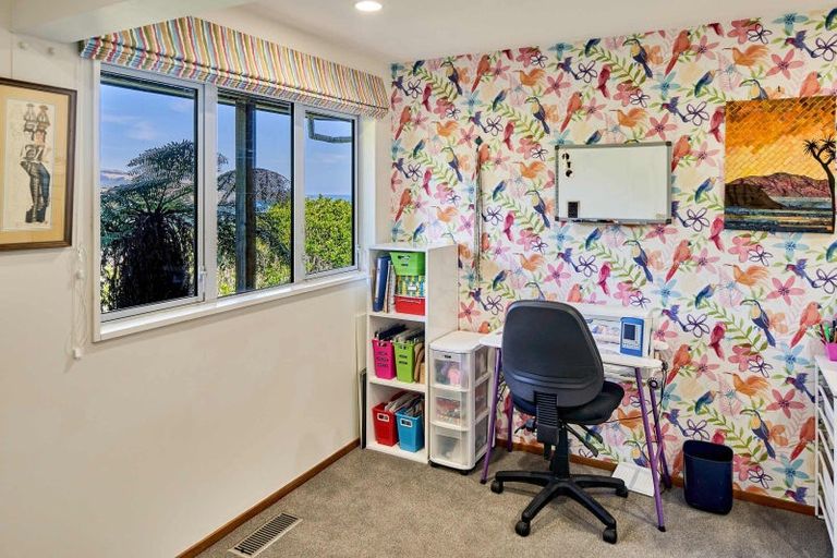 Photo of property in 1 Roys Road, Plimmerton, Porirua, 5026