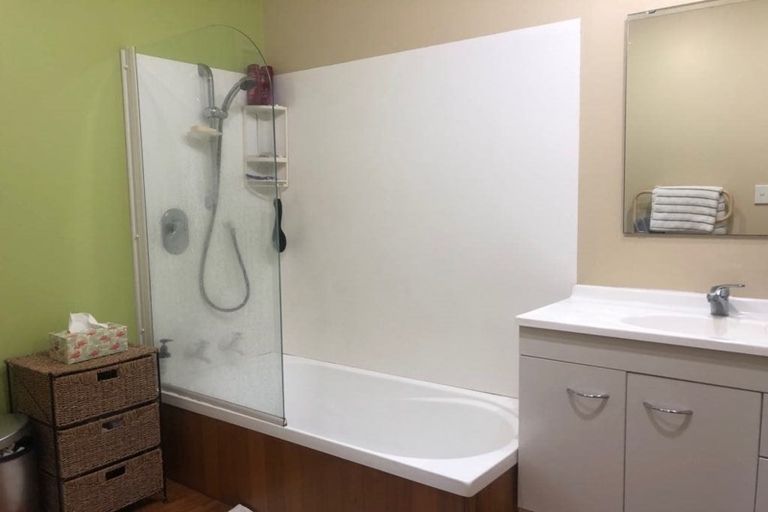 Photo of property in 13a Archers Road, Hillcrest, Auckland, 0629