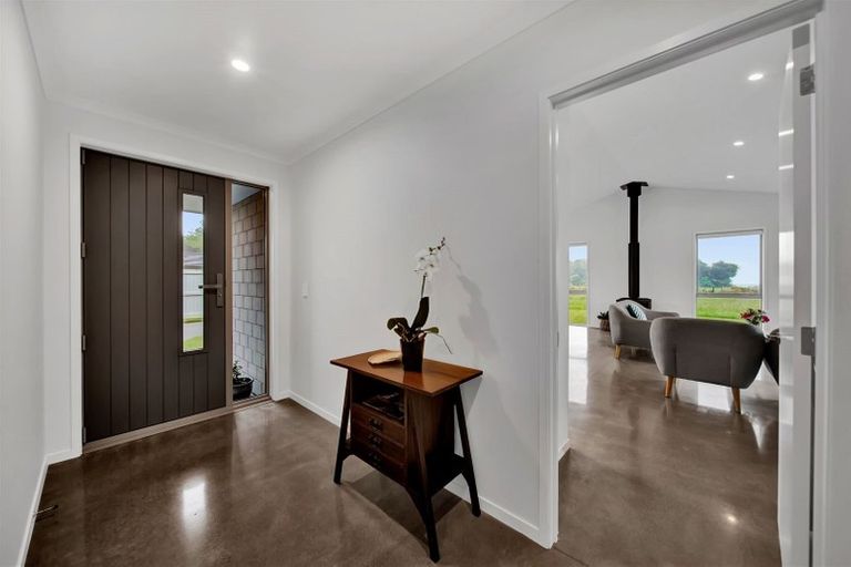 Photo of property in 10 Hawetaone Street, Bell Block, New Plymouth, 4312