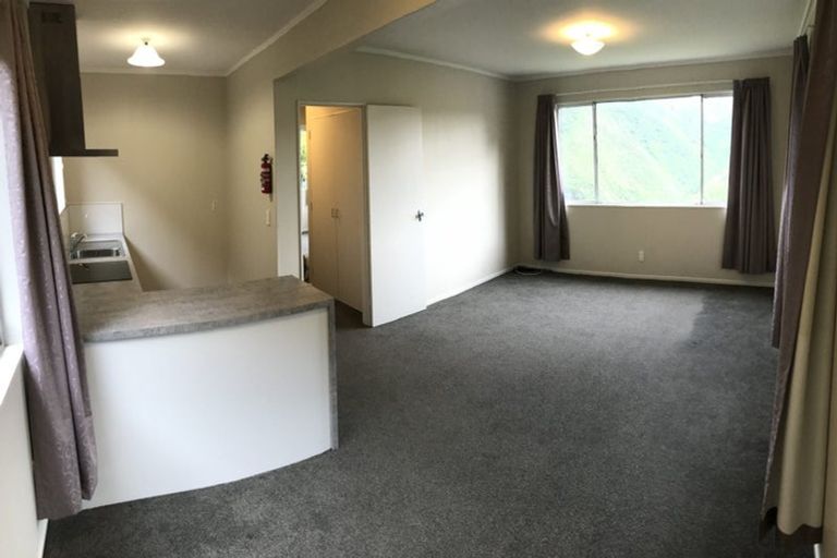 Photo of property in 12 Winnipeg Way, Kingston, Wellington, 6021