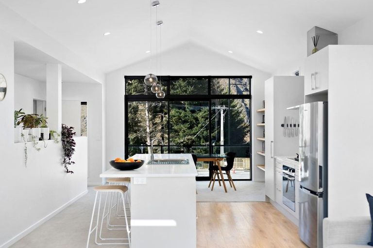 Photo of property in 8 Breaker Lane, Arthurs Point, Queenstown, 9371