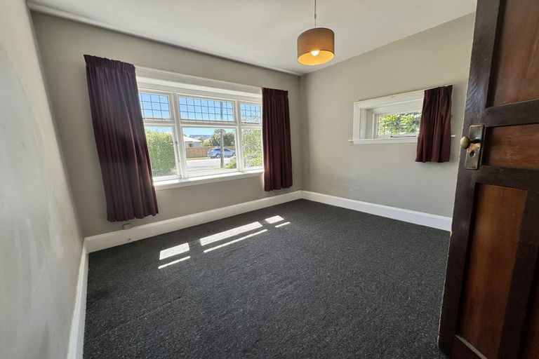 Photo of property in 6 Nortons Road, Avonhead, Christchurch, 8042