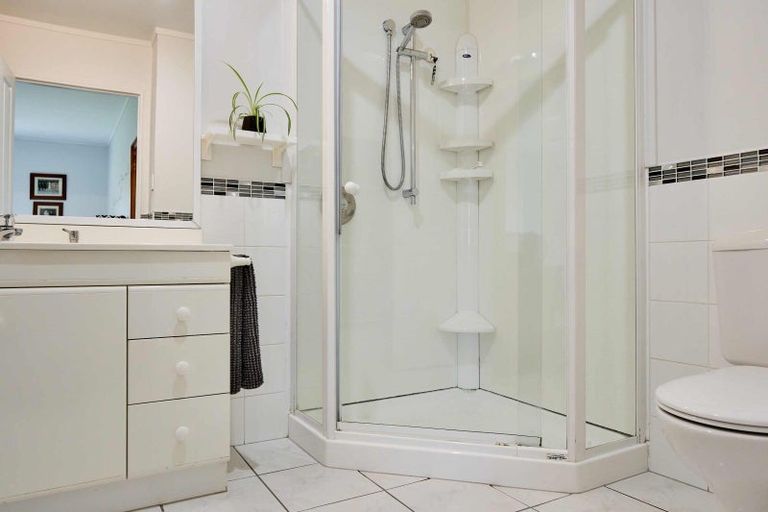 Photo of property in 19 Samwell Drive, Whitby, Porirua, 5024