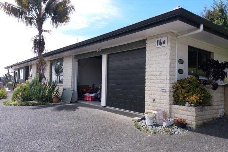 Photo of property in 14a Glencoe Road, Browns Bay, Auckland, 0630