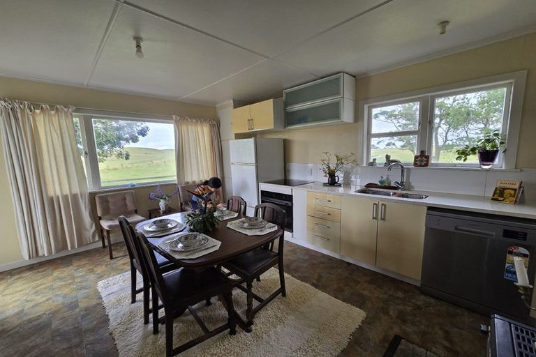 Photo of property in 880 Okahukura Road, Tapora, Wellsford, 0977