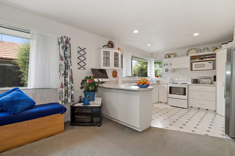 Photo of property in 25 Farquhars Road, Redwood, Christchurch, 8051