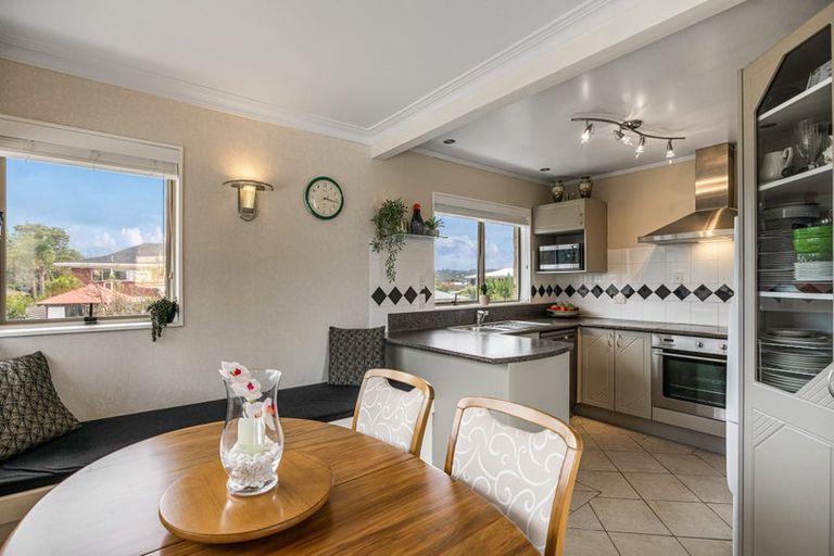 Photo of property in 76b Kiwi Esplanade, Mangere Bridge, Auckland, 2022