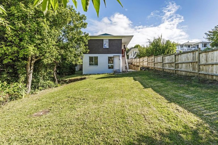 Photo of property in 2/22 Peach Road, Glenfield, Auckland, 0629