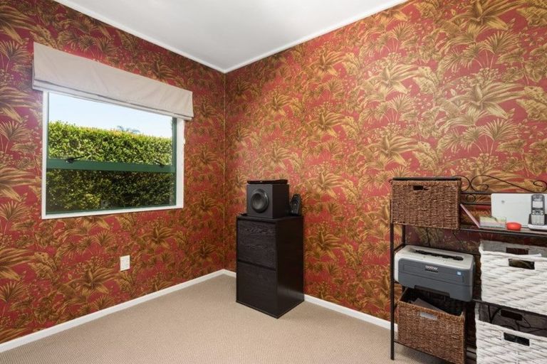 Photo of property in 1 Saunders Place, Te Puke, 3119