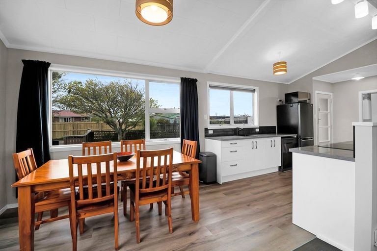 Photo of property in 10 Karaka Street, Inglewood, 4330