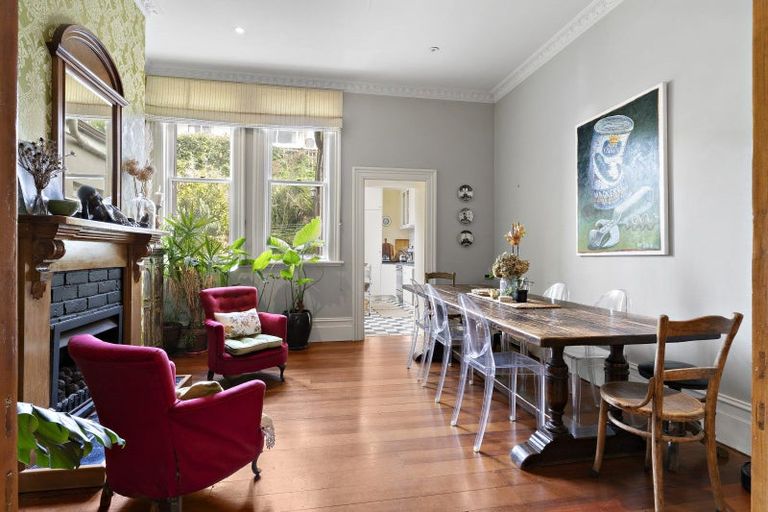 Photo of property in 49 Hawker Street, Mount Victoria, Wellington, 6011