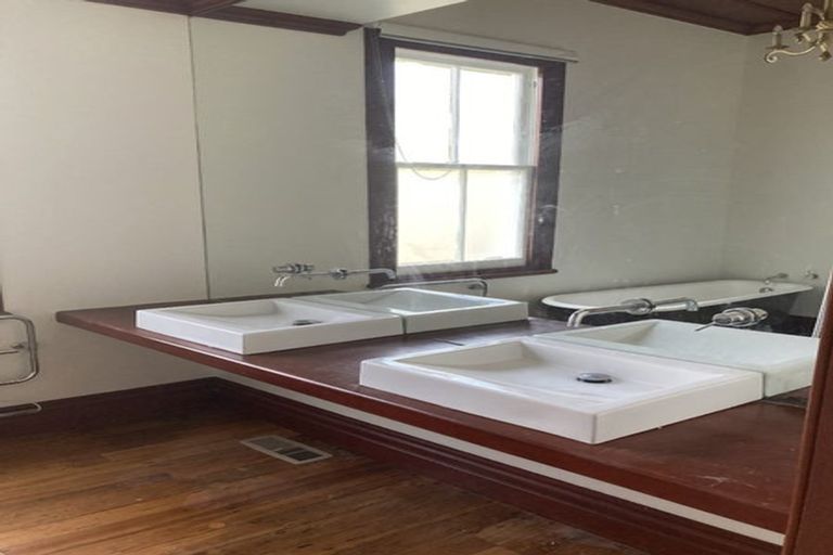 Photo of property in 74 Esplanade Road, Mount Eden, Auckland, 1024