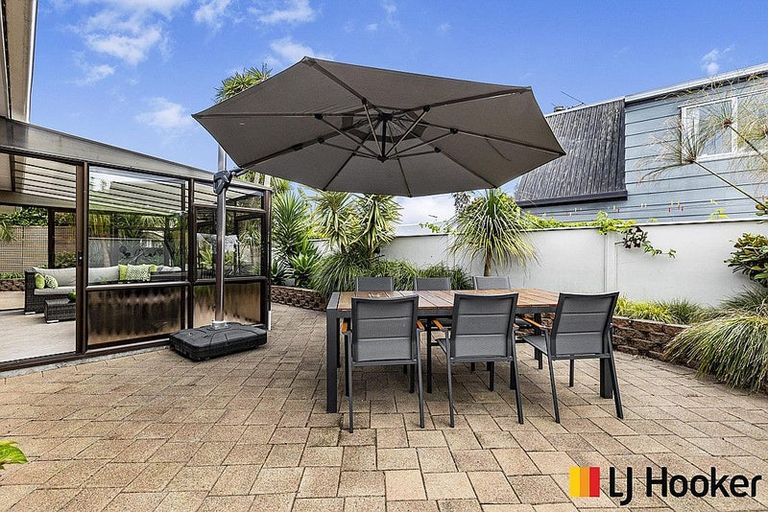 Photo of property in 6 Muirfield Street, Wattle Downs, Auckland, 2103