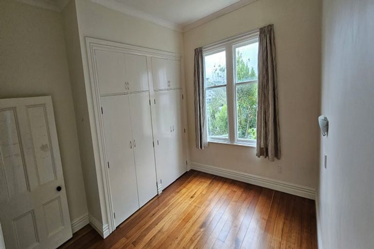 Photo of property in 78 Raroa Road, Kelburn, Wellington, 6012