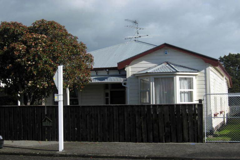 Photo of property in 27 Rhodes Street, Carterton, 5713