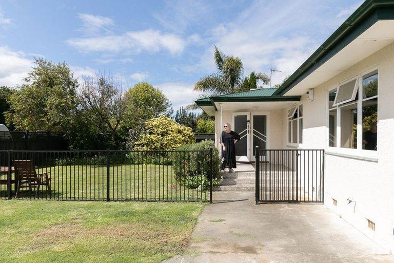 Photo of property in 24 Mill Road, Clive, 4102