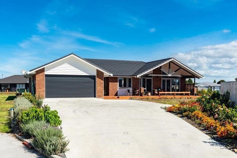 Photo of property in 6 Maries Way, Waipu, 0510