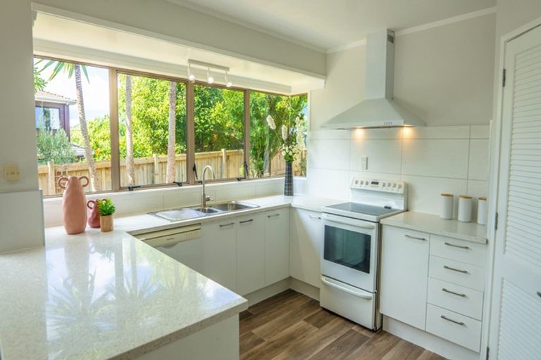 Photo of property in 1/16 Fieldstone Court, Northpark, Auckland, 2013