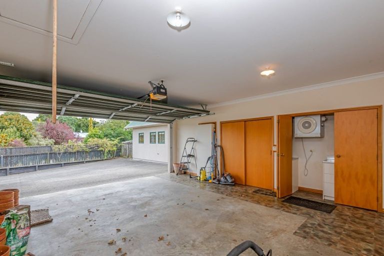 Photo of property in 6 Wanganui Road, Marton, 4710